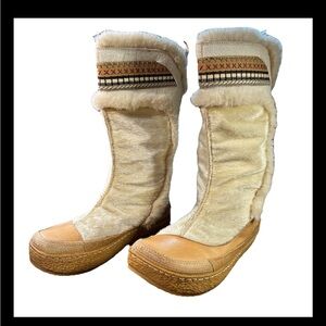 KALSO EARTH BRAND  (NEGATIVE HEEL) BOOTS SIZE 9.5 B White